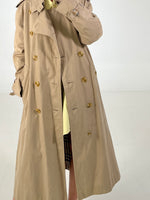 Carica l&#39;immagine nel visualizzatore di Gallery, Trench vintage Burberry doppiopetto tg M/L
