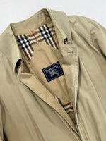 Carica l&#39;immagine nel visualizzatore di Gallery, Trench vintage Burberry beige tg XL
