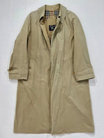 Carica l&#39;immagine nel visualizzatore di Gallery, Trench vintage Burberry beige tg XL
