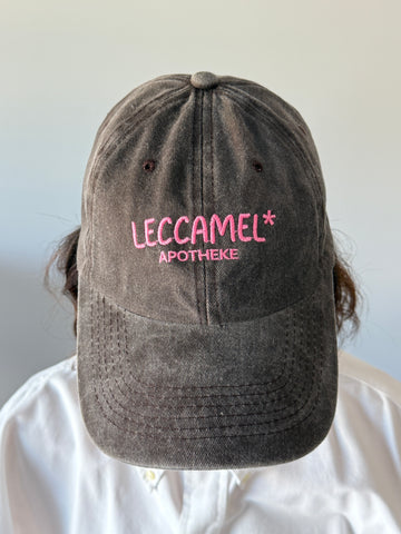 Cappello con visiera “Leccamel*"