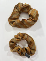 Carica l&#39;immagine nel visualizzatore di Gallery, Coppia di Scrunchies vintage Missoni rework
