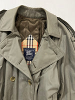 Carica l&#39;immagine nel visualizzatore di Gallery, Trench vintage Burberry doppiopetto tg XL
