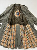 Carica l&#39;immagine nel visualizzatore di Gallery, Trench vintage Burberry doppiopetto tg XL
