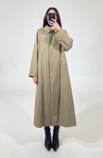 Carica l&#39;immagine nel visualizzatore di Gallery, Trench vintage Burberry con cinta tg L
