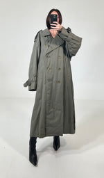 Carica l&#39;immagine nel visualizzatore di Gallery, Trench vintage Burberry doppiopetto tg XL
