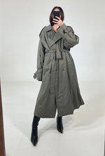 Carica l&#39;immagine nel visualizzatore di Gallery, Trench vintage Burberry doppiopetto tg XL
