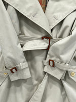 Carica l&#39;immagine nel visualizzatore di Gallery, Trench vintage Burberry doppiopetto tg S/M
