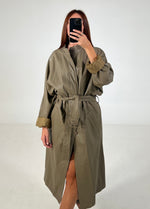 Carica l&#39;immagine nel visualizzatore di Gallery, Trench vintage YSL in pelle tg M/L
