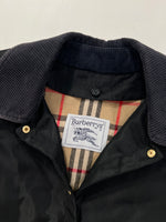 Carica l&#39;immagine nel visualizzatore di Gallery, Giacca vintage Burberry con interno tg L
