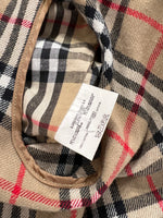 Carica l&#39;immagine nel visualizzatore di Gallery, Giacca vintage Burberry con interno tg L
