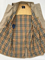 Carica l&#39;immagine nel visualizzatore di Gallery, Trench vintage Burberry doppiopetto tg M
