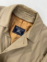 Carica l&#39;immagine nel visualizzatore di Gallery, Trench vintage Burberry con interno tg L
