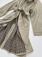 Carica l&#39;immagine nel visualizzatore di Gallery, Trench vintage Aquascutum con cinta tg L/XL
