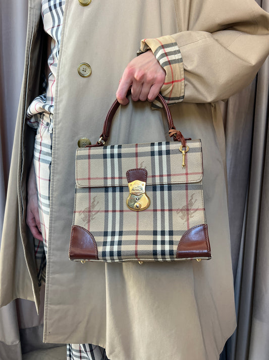 Borsa vintage Burberry tartan a mano