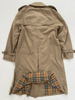 Carica l&#39;immagine nel visualizzatore di Gallery, Trench vintage Burberry doppiopetto tg M/L
