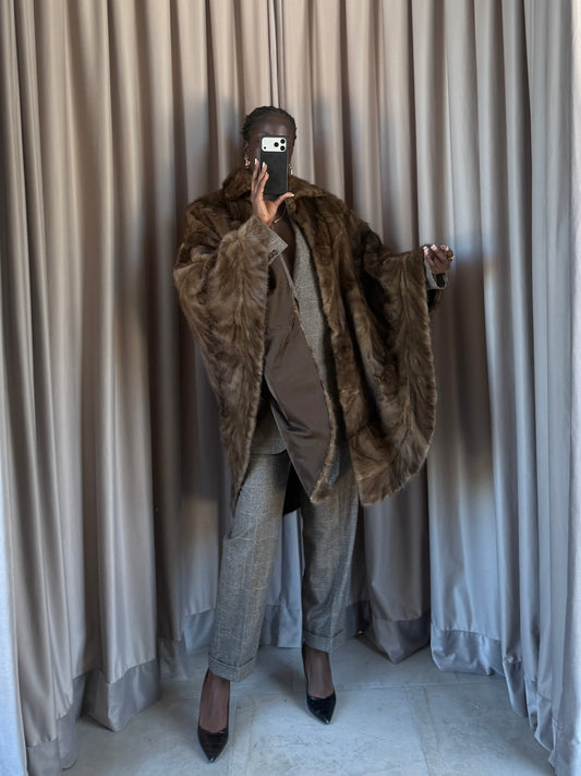 Mantella poncho Salvatore Ferragamo vintage visone