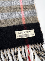 Carica l&#39;immagine nel visualizzatore di Gallery, Sciarpa vintage Burberry cashmere/merino
