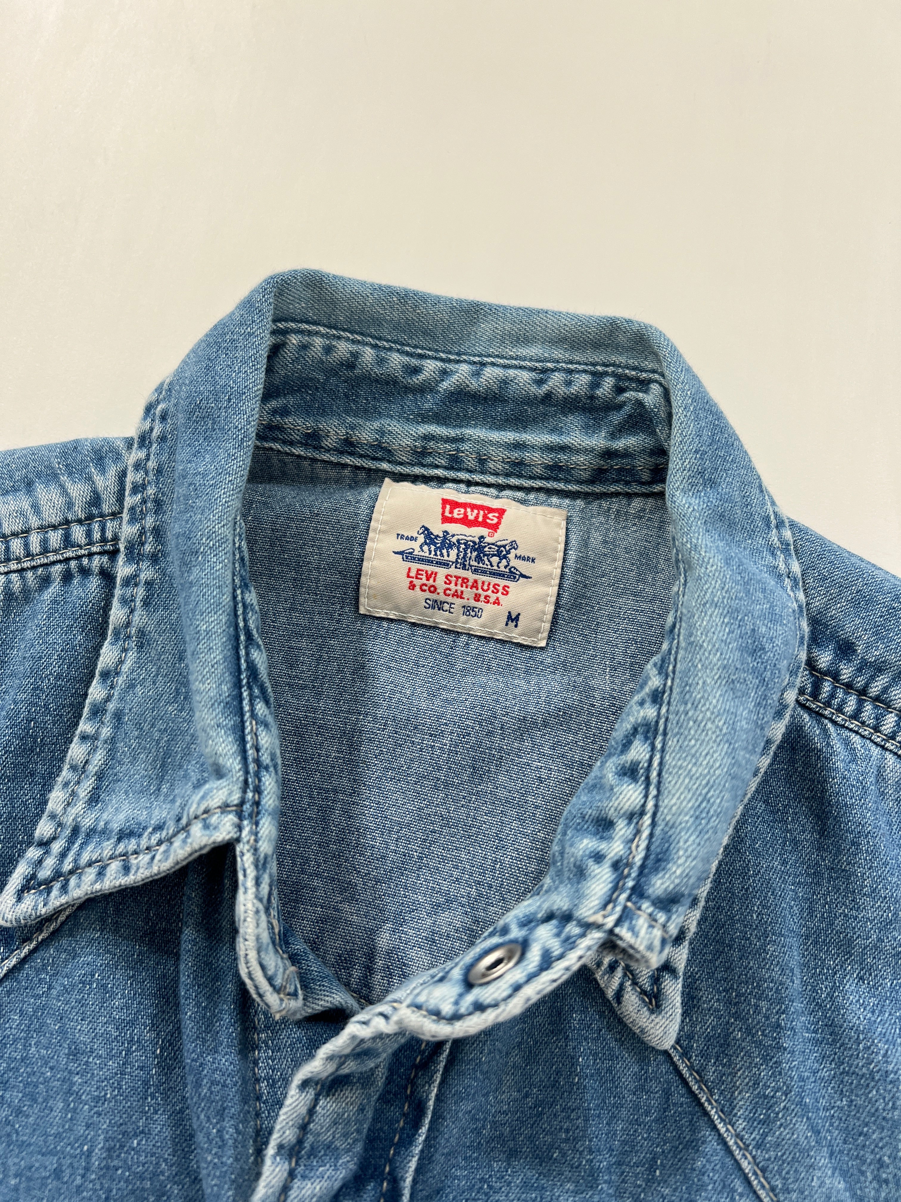 Camicia vintage Levi's in denim tg M