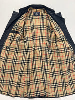 Carica l&#39;immagine nel visualizzatore di Gallery, Trench vintage Burberry doppiopetto pelle tg S/M
