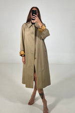 Carica l&#39;immagine nel visualizzatore di Gallery, Trench vintage Burberry biscotto tg M/L
