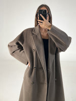 Carica l&#39;immagine nel visualizzatore di Gallery, Cappotto vintage Max Mara cashmere tg M/L
