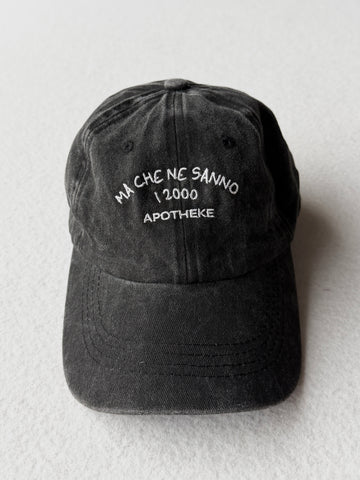 Cappello con visiera "ma che ne sanno i 2000"