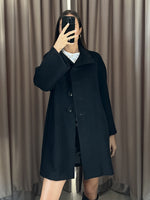 Carica l&#39;immagine nel visualizzatore di Gallery, Cappotto vintage Max Mara nero tg S
