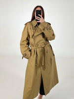 Carica l&#39;immagine nel visualizzatore di Gallery, Trench vintage Burberry doppiopetto tg XL
