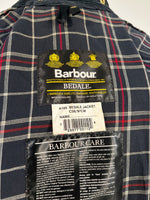 Carica l&#39;immagine nel visualizzatore di Gallery, Giacca vintage Barbour Bedale blu tg S
