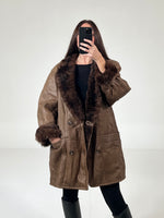 Carica l&#39;immagine nel visualizzatore di Gallery, Montone vintage Shearling pelliccia tg L
