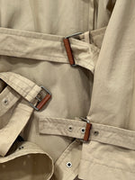 Carica l&#39;immagine nel visualizzatore di Gallery, Trench vintage Max Mara doppiopetto tg S/M
