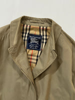 Carica l&#39;immagine nel visualizzatore di Gallery, Trench vintage Burberry con cinta tg L
