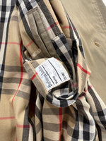 Carica l&#39;immagine nel visualizzatore di Gallery, Trench vintage Burberry con cinta tg L
