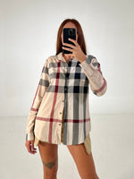 Carica l&#39;immagine nel visualizzatore di Gallery, Camicia vintage Burberry in cotone tg S
