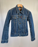 Carica l&#39;immagine nel visualizzatore di Gallery, Giacca vintage Levi&#39;s in denim tg XS
