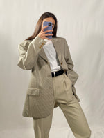 Carica l&#39;immagine nel visualizzatore di Gallery, Blazer vintage in lana tg L
