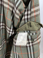 Carica l&#39;immagine nel visualizzatore di Gallery, Cappotto vintage Burberry verde lana tg XL
