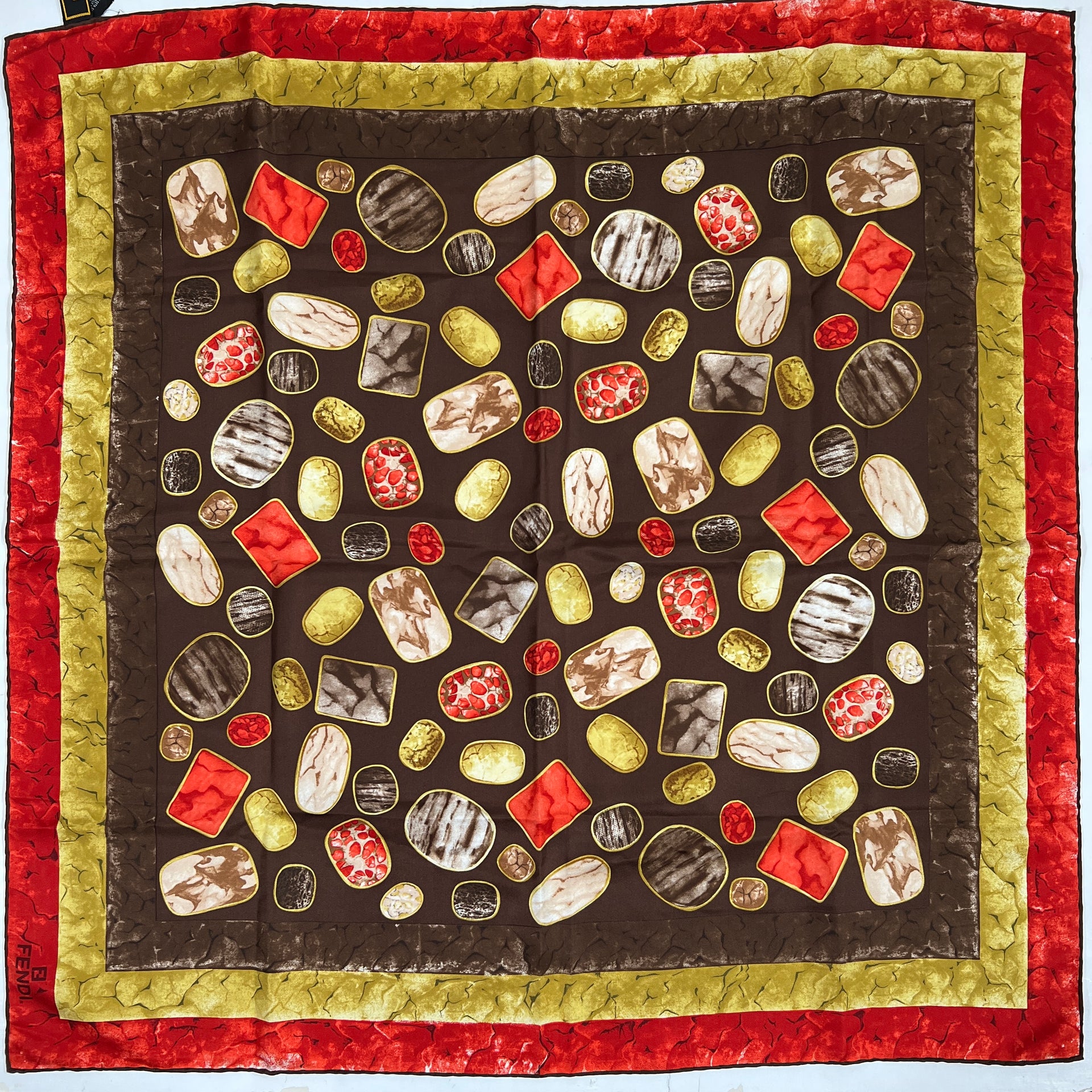 Foulard vintage Fendi in seta – Apotheke vintage - Main Image