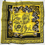 Carica l&#39;immagine nel visualizzatore di Gallery, Foulard vintage Versace in seta
