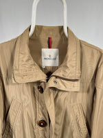 Carica l&#39;immagine nel visualizzatore di Gallery, Giacca vintage Moncler beige tg M
