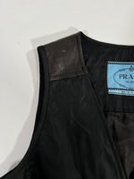 Carica l&#39;immagine nel visualizzatore di Gallery, Gilet vintage Prada nero tg S
